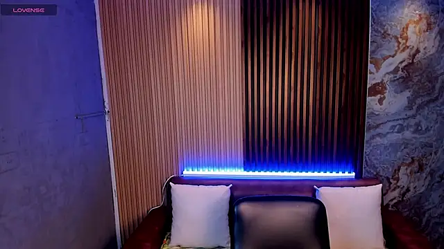 TiffanyHoustton online show from February 2026 12:15:02 PM