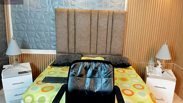 TiffanyHoustton online show from February 2026 12:10:02 PM