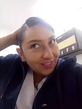 Valeria montana  online show from April 2026 11:36:01 AM