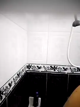 Valeria montana  online show from April 2026 04:43:02 PM