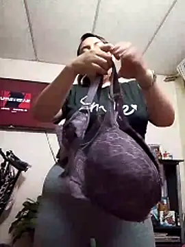 Valeria montana  online show from March 2026 11:38:01 PM