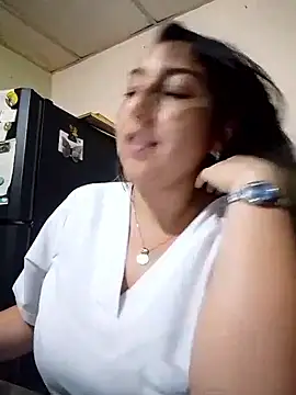 Valeria montana  online show from February 2026 12:55:01 AM