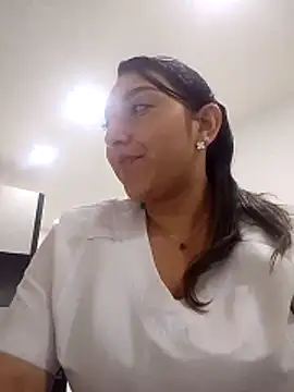 Valeria montana  online show from June 2026 06:45:02 PM