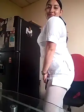 Valeria montana  online show from March 2026 10:52:01 PM