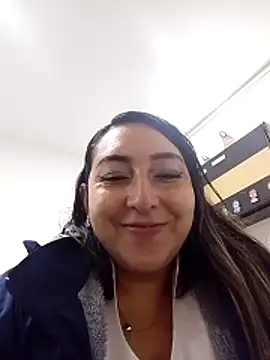 Valeria montana  online show from February 2026 12:16:02 PM