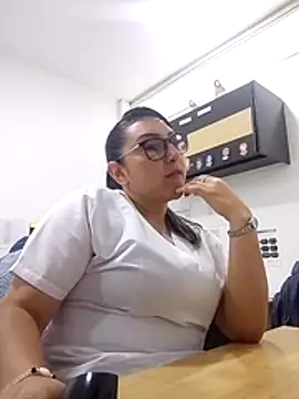 Valeria montana  online show from April 2026 12:01:02 PM
