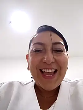 Valeria montana  online show from February 2026 01:00:01 PM