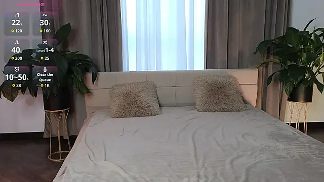 LunaKirby online show from January 2026 01:37:01 PM