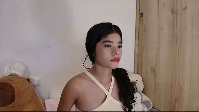 Snapshot of phia_carter chatting on June 2026 12:04:01 AM phia carter online show from June 2026 12:04:01 AM