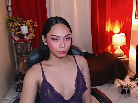 Snapshot of kylieEmparado chatting on June 2026 01:33:01 AM kylieEmparado online show from June 2026 01:33:01 AM