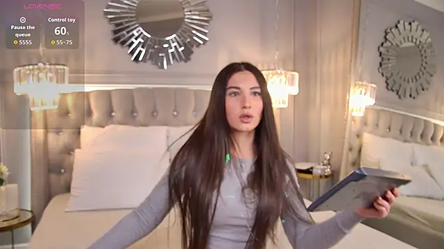 LisaDeviss online show from January 2026 12:45:01 PM