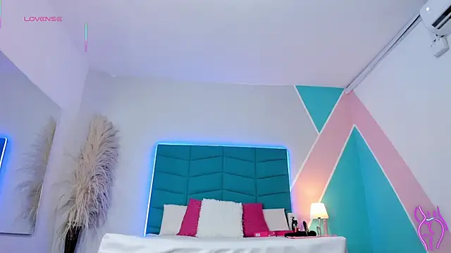  victoria collins  online show from February 2026 08:08:02 PM