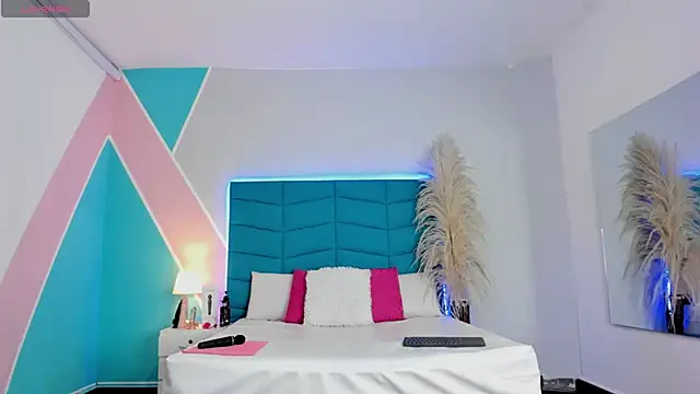  victoria collins  online show from February 2026 07:47:01 PM