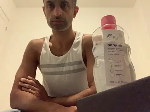 Snapshot of RandyRik chatting on December 2025 08:32:02 PM RandyRik online show from December 2025 08:32:02 PM