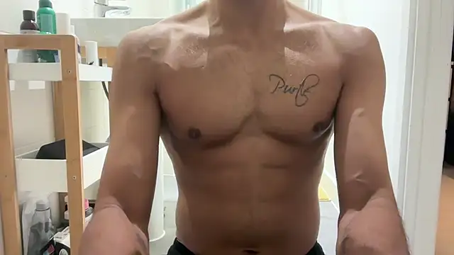 Snapshot of RandyRik chatting on December 2025 07:07:02 PM RandyRik online show from December 2025 07:07:02 PM