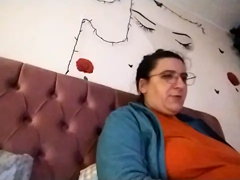 Dana92va online show from February 2026 06:18:01 PM