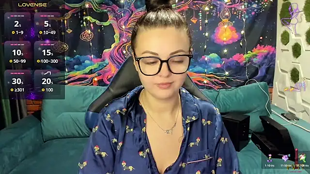 Snapshot of MonicaMoonly chatting on December 2025 10:58:02 PM MonicaMoonly online show from December 2025 10:58:02 PM