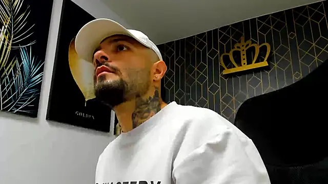 Snapshot of lucky_smith1 chatting on December 2025 09:42:02 PM lucky smith1 online show from December 2025 09:42:02 PM