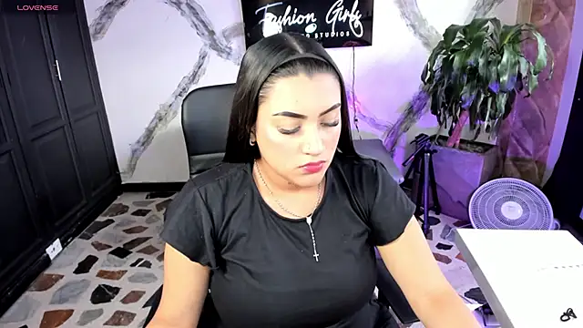 melodysnow  online show from December 2025 09:49:01 PM