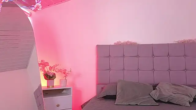 DulceRouss online show from December 2025 11:47:02 AM