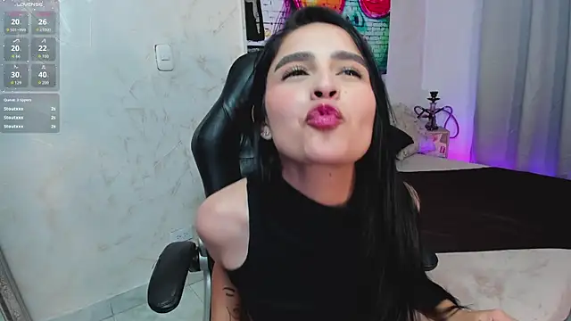 Snapshot of mialiore chatting on February 2026 12:35:01 PM mialiore online show from February 2026 12:35:01 PM