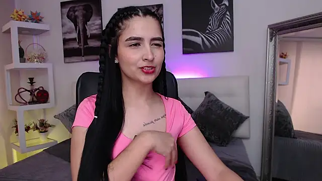 Snapshot of mialiore chatting on December 2025 12:43:02 PM mialiore online show from December 2025 12:43:02 PM