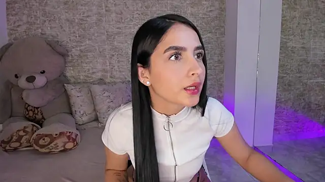 mialiore online show from December 2025 12:37:01 PM