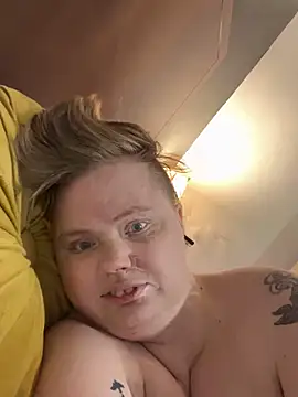 kimberlyAnnwilber96 online show from December 2025 10:00:02 PM