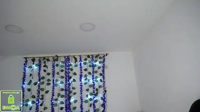 Mia Duque1999 online show from April 2026 09:29:01 PM