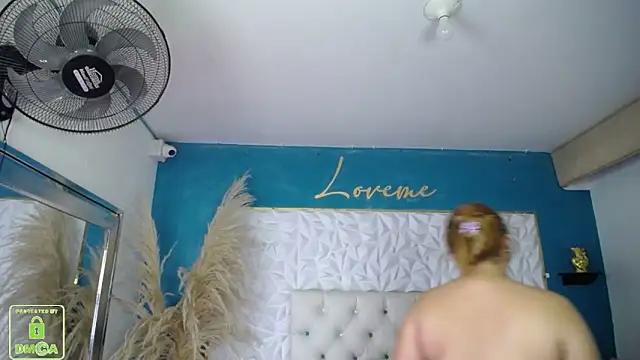 Mia Duque1999 online show from December 2025 09:31:01 PM