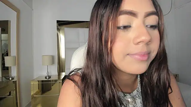 Snapshot of Zoei_Moon chatting on January 2026 07:12:01 PM Zoei Moon online show from January 2026 07:12:01 PM