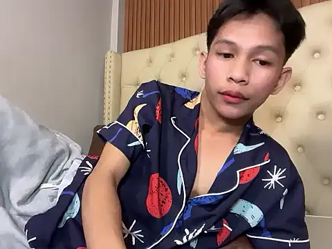 TheBoyAboveYou online show from April 2026 11:28:02 PM