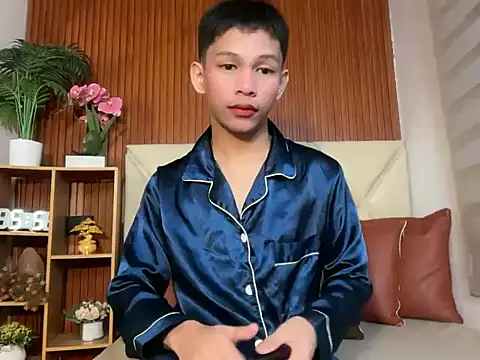 TheBoyAboveYou online show from February 2026 03:56:02 PM