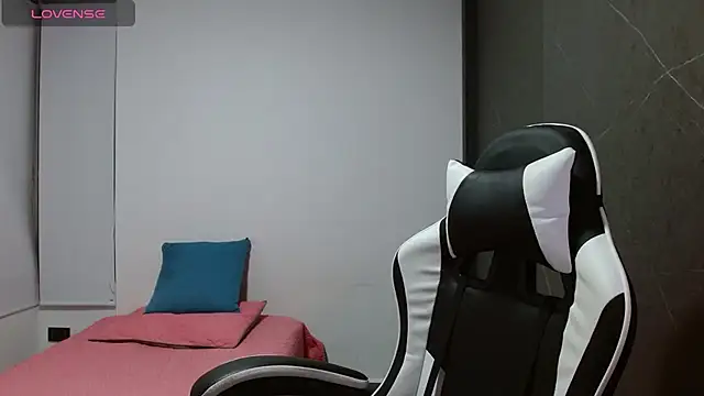 Snapshot of candy_rosemaryy chatting on February 2026 01:27:01 AM candy rosemaryy online show from February 2026 01:27:01 AM