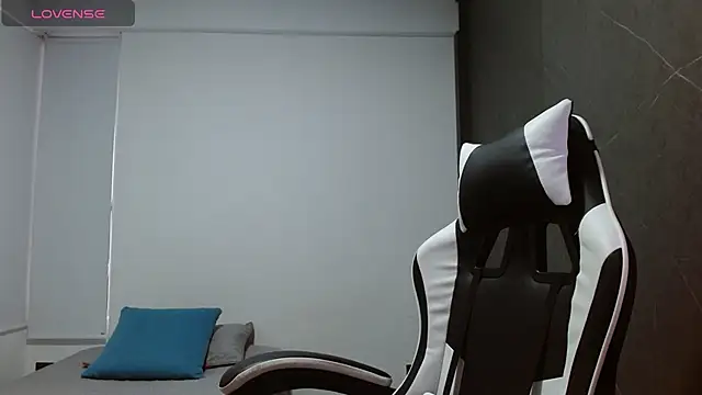 Snapshot of candy_rosemaryy chatting on January 2026 12:00:01 PM candy rosemaryy online show from January 2026 12:00:01 PM