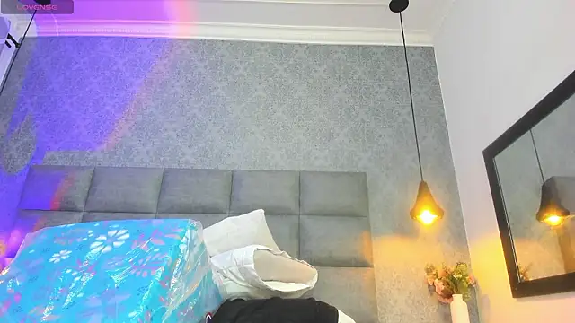 emilyy r online show from February 2026 07:19:02 PM