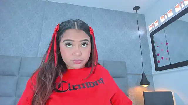 emilyy r online show from April 2026 06:54:01 PM