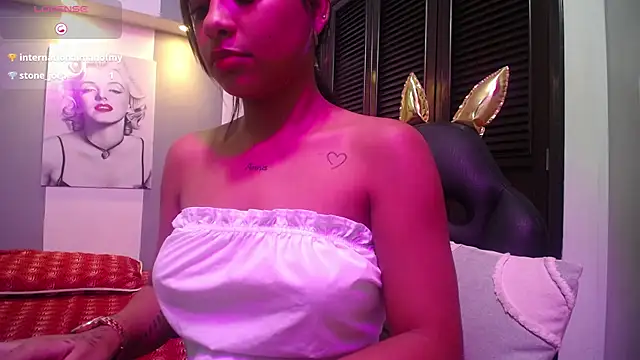 Snapshot of priya_raj_ chatting on December 2025 08:03:01 PM priya raj online show from December 2025 08:03:01 PM