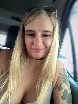 Snapshot of Betsy chatting on January 2025 10:10:01 AM Betsy online show from January 2025 10:10:01 AM