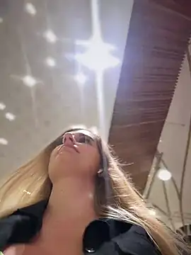 Snapshot of Betsy chatting on February 2025 01:16:02 PM Betsy online show from February 2025 01:16:02 PM