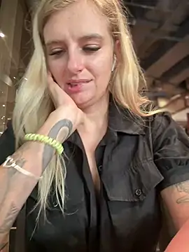 Snapshot of Betsy chatting on January 2025 07:38:02 AM Betsy online show from January 2025 07:38:02 AM