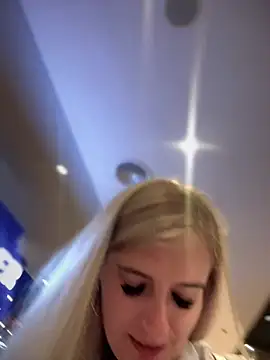 Snapshot of Betsy chatting on December 2024 02:39:01 PM Betsy online show from December 2024 02:39:01 PM