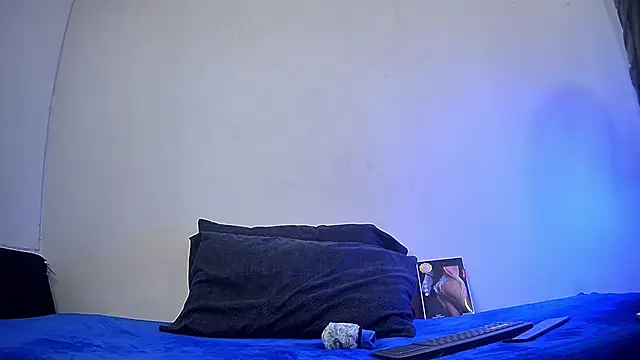 nicolatinboy online show from February 2026 09:47:02 PM