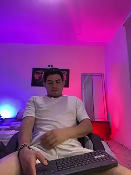 williamsmiiths16 online show from May 2026 11:02:01 AM