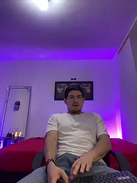 williamsmiiths16 online show from April 2026 11:52:02 AM