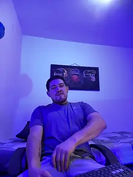 williamsmiiths16 online show from July 2026 11:21:01 AM