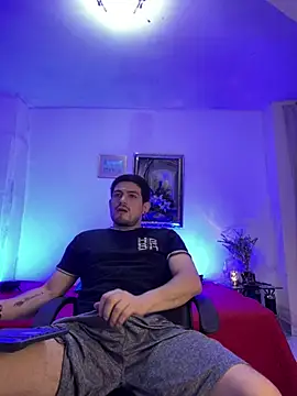 williamsmiiths16 online show from April 2026 11:39:01 AM