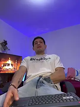 williamsmiiths16 online show from April 2026 12:00:01 PM