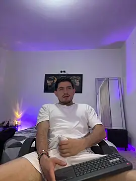 williamsmiiths16 online show from May 2026 12:53:02 PM