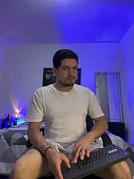 williamsmiiths16 online show from May 2026 09:49:01 AM